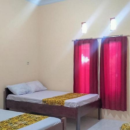 Kelapa Gading Homestay Syariah Redpartner Banyuwangi  Exterior foto
