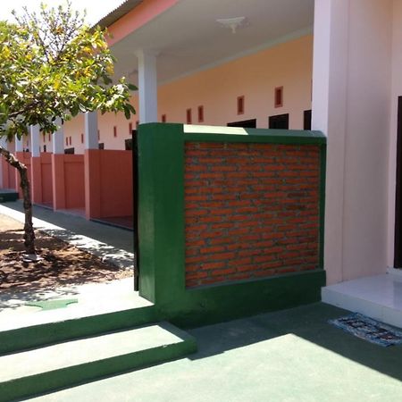 Kelapa Gading Homestay Syariah Redpartner Banyuwangi  Exterior foto