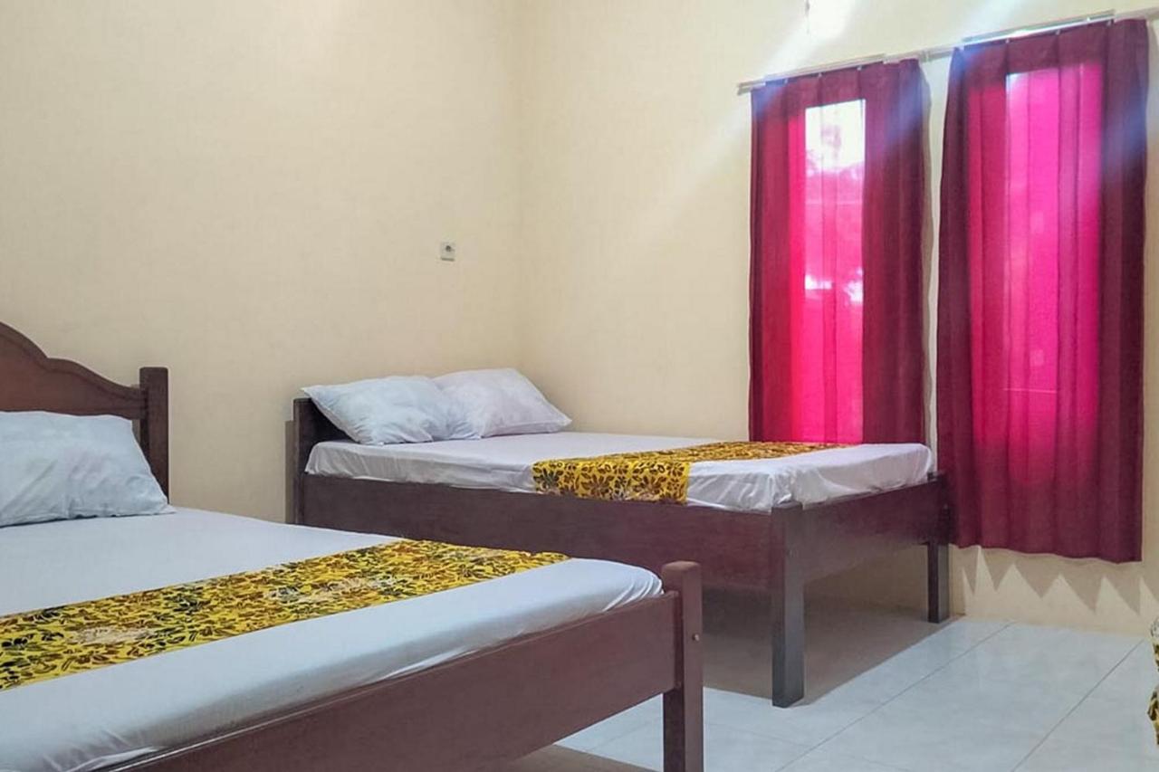 Kelapa Gading Homestay Syariah Redpartner Banyuwangi  Exterior foto