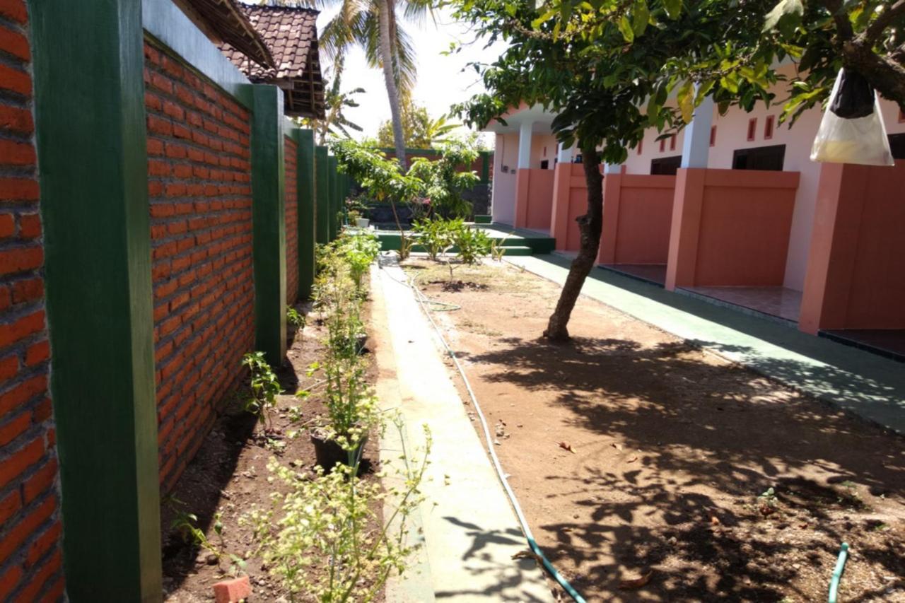 Kelapa Gading Homestay Syariah Redpartner Banyuwangi  Exterior foto