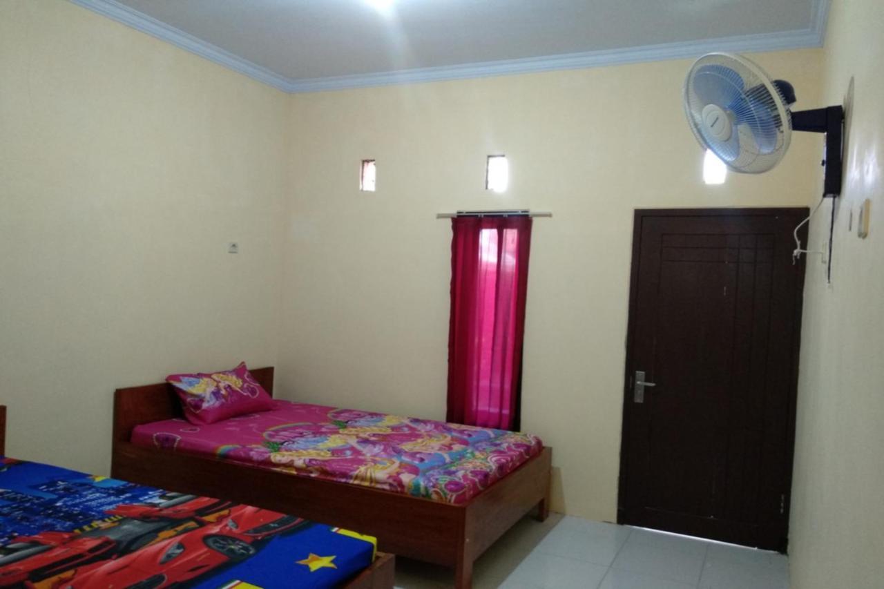 Kelapa Gading Homestay Syariah Redpartner Banyuwangi  Exterior foto